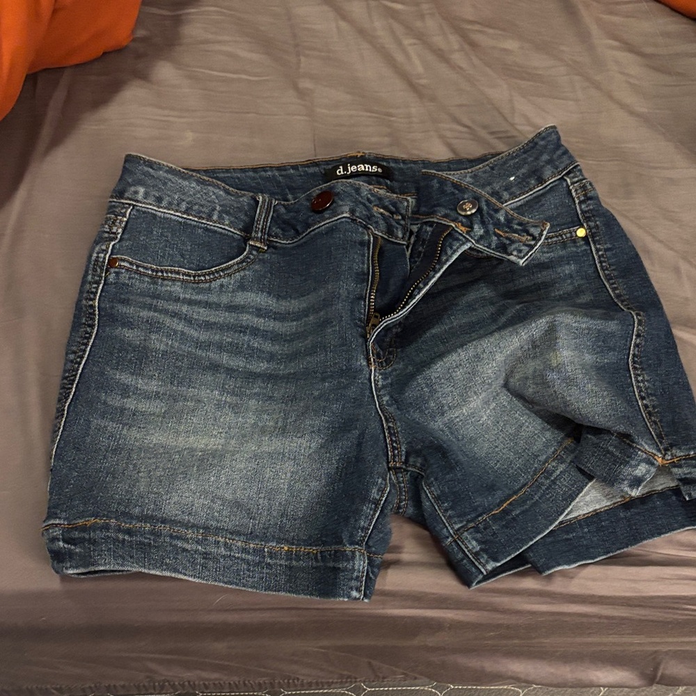d. jeans Dark Wash Denim Shorts